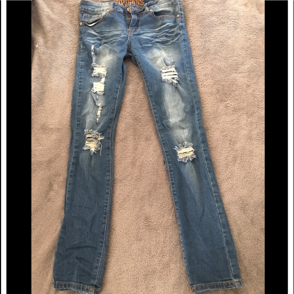 Size 7/8 distressed skinny jeans